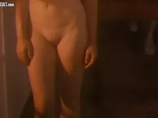 teen birkaç sahip bir inanılmaz Seks amatör liseli porno üzerinde kanepe