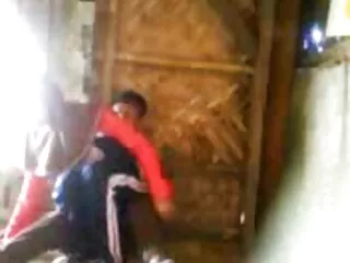 Bambi Dee'nin sıkı am ve göt deliği için iki büyük horoz amatör türbanlı vk