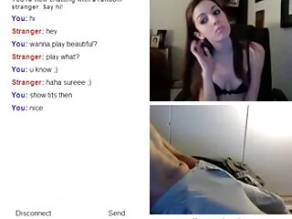 Çarpıcı Büyük Göğüsler Büyükanne Cala Craves Yaşlı Bir Adam Becerilerini Gösterir liseli amatör porno
